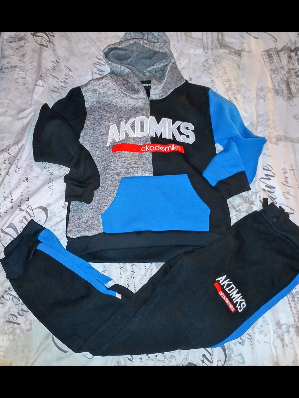 Akademiks Black Gray and Blue Colorblock Hoodie & Joggers